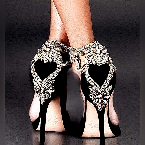 🛍 WELCOME TO OUR PM CLOSET 💖 NEW ITEMS 🛍 + GIFT W/ EACH PURCHASE 🎁 :) - Picture 8 of 15